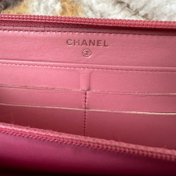 Pink long Chanel wallet - Picture 3 of 10